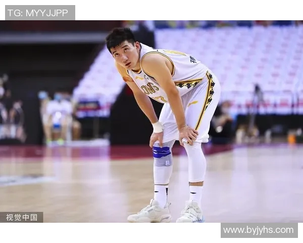 孙铭徽在比赛中受伤，球迷为其祈福